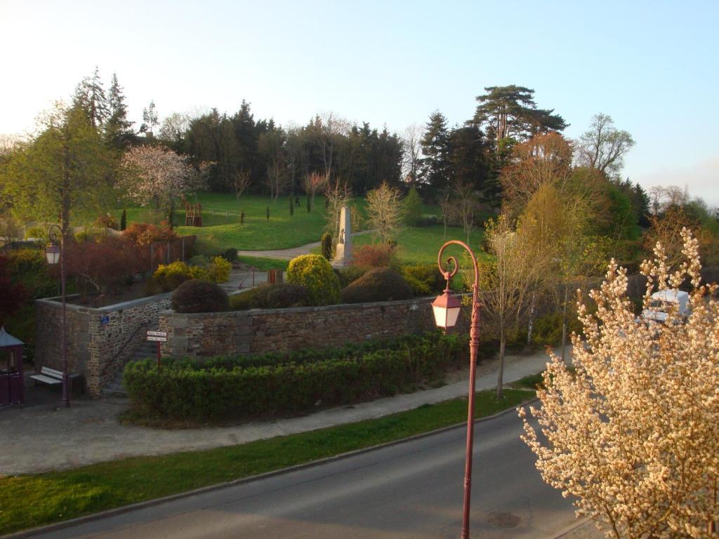 Auberge Du Chateau Chateauneuf-d'Ille-et-Vilaine Ngoại thất bức ảnh